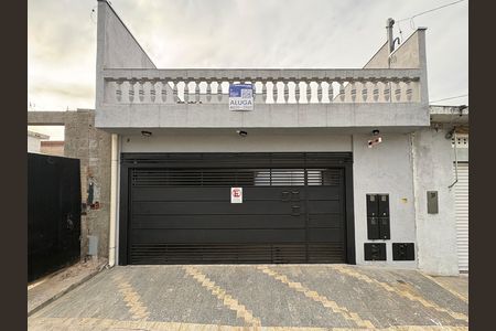Fachada de casa para alugar com 1 quarto, 44m² em Vila Ema, São Paulo
