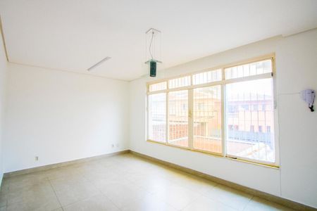 Casa para alugar com 208m², 3 quartos e 2 vagasSala