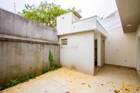 Casa para alugar com 208m², 3 quartos e 2 vagasQuintal