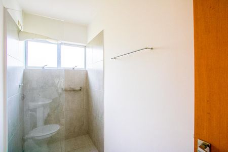 Casa para alugar com 208m², 3 quartos e 2 vagasBanheiro social
