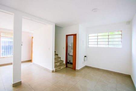 Casa para alugar com 208m², 3 quartos e 2 vagasSala