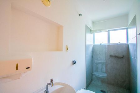 Casa para alugar com 208m², 3 quartos e 2 vagasBanheiro social