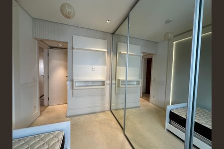 Apartamento à venda com 118m², 3 quartos e 2 vagasSuíte 2