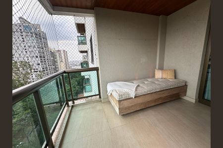 Apartamento à venda com 118m², 3 quartos e 2 vagasVaranda da Sala