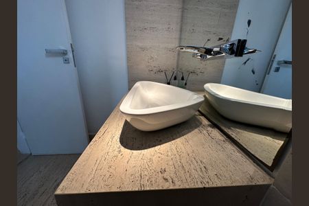 Apartamento à venda com 118m², 3 quartos e 2 vagasBanheiro da Suíte 3
