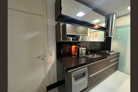 Apartamento à venda com 118m², 3 quartos e 2 vagasCozinha