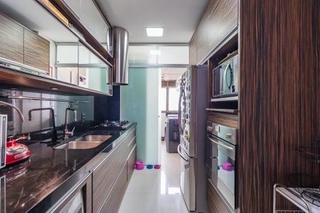 Apartamento à venda com 118m², 2 quartos e 2 vagasCozinha