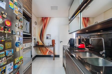 Apartamento à venda com 118m², 2 quartos e 2 vagasCozinha