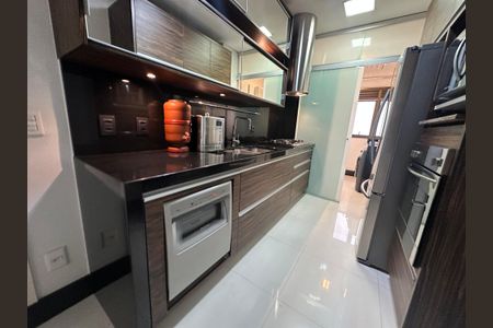 Apartamento à venda com 118m², 3 quartos e 2 vagasCozinha