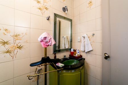 Apartamento à venda com 280m², 3 quartos e 2 vagas Apartamento à venda com 280m², 3 quartos e 2 vagasBanheiro da Suíte