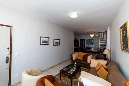 Apartamento à venda com 280m², 3 quartos e 2 vagas Apartamento à venda com 280m², 3 quartos e 2 vagasSala