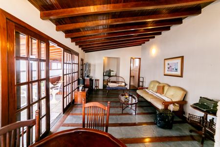 Apartamento à venda com 280m², 3 quartos e 2 vagas Apartamento à venda com 280m², 3 quartos e 2 vagasSala de TV