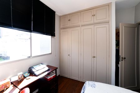 Apartamento à venda com 280m², 3 quartos e 2 vagas Apartamento à venda com 280m², 3 quartos e 2 vagasQuarto 3