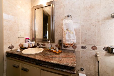 Apartamento à venda com 280m², 3 quartos e 2 vagas Apartamento à venda com 280m², 3 quartos e 2 vagasBanheiro Social