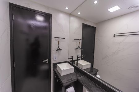 Apartamento para alugar com 37m², 2 quartos e sem vaga Apartamento para alugar com 37m², 2 quartos e sem vagaBanheiro