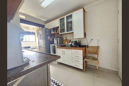 Apartamento à venda com 87m², 4 quartos e 2 vagasCozinha