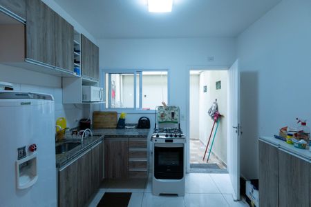 Casa de condomínio à venda com 101m², 2 quartos e 2 vagas Casa de condomínio à venda com 101m², 2 quartos e 2 vagasCozinha americana