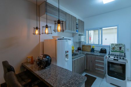 Casa de condomínio à venda com 101m², 2 quartos e 2 vagas Casa de condomínio à venda com 101m², 2 quartos e 2 vagasCozinha americana