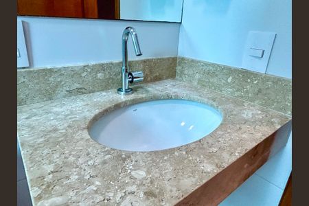 Casa para alugar com 178m², 3 quartos e 3 vagasBanheiro da Suíte