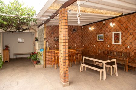 Casa à venda com 225m², 4 quartos e 4 vagas Casa à venda com 225m², 4 quartos e 4 vagasÁrea gourmet