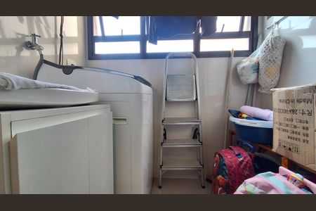 Apartamento à venda com 68m², 3 quartos e 2 vagasÁrea de Serviço 