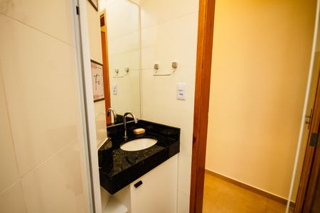 Casa de condomínio para alugar com 64m², 2 quartos e 1 vagaBanheiro