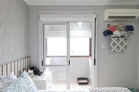 Apartamento à venda com 95m², 3 quartos e 2 vagasPorta janela da Suíte