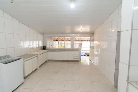 Casa à venda com 240m², 3 quartos e 2 vagasÁrea de Serviço