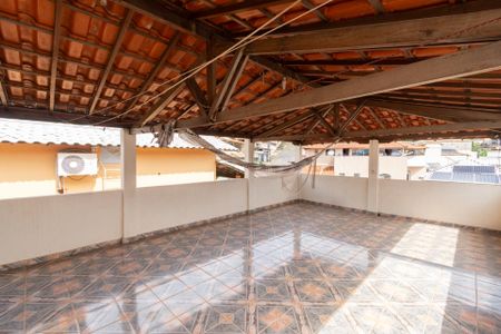 Casa à venda com 240m², 3 quartos e 2 vagasTerraço