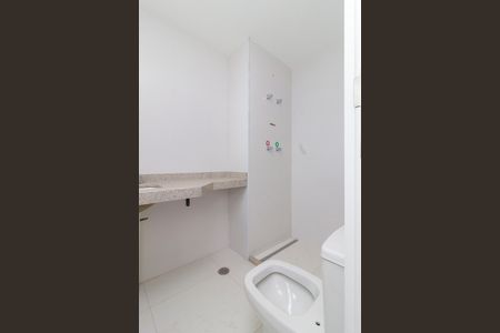 Apartamento à venda com 75m², 2 quartos e 1 vagaSuíte 1 - Banheiro