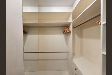 Apartamento para alugar com 70m², 2 quartos e 1 vagaCloset da suíte