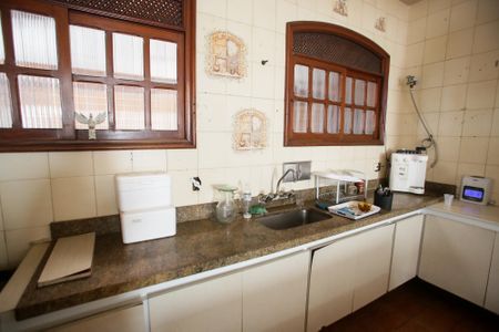 Casa à venda com 429m², 4 quartos e 3 vagasCozinha