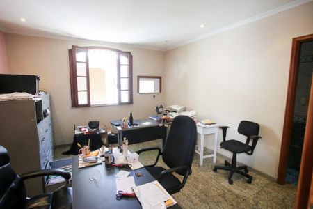 Casa à venda com 429m², 4 quartos e 3 vagasQuarto Suíte 2