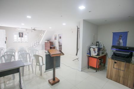 Casa à venda com 429m², 4 quartos e 3 vagasSala