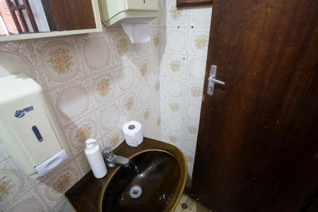 Casa à venda com 429m², 4 quartos e 3 vagasBanheiro da Casa de Hóspede