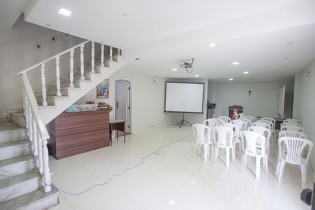 Sala de casa para alugar com 4 quartos, 429m² em Taquara, Rio de Janeiro