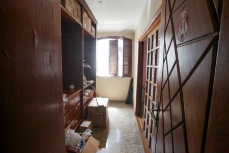 Casa à venda com 429m², 4 quartos e 3 vagasCloset da Suíte 2