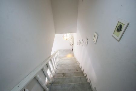 Casa à venda com 429m², 4 quartos e 3 vagasEscada