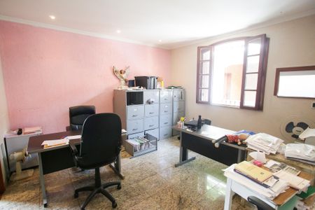 Casa à venda com 429m², 4 quartos e 3 vagasQuarto Suíte 2