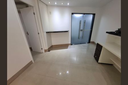Hall de entrada  de apartamento à venda com 1 quarto, 130m² em Centro, Rio de Janeiro