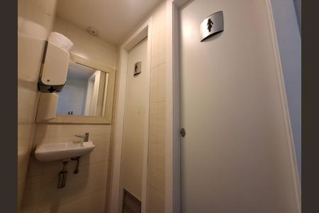 Apartamento à venda com 130m², 2 quartos e sem vagaBanheiro 