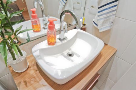 Apartamento à venda com 81m², 3 quartos e 1 vaga Apartamento à venda com 81m², 3 quartos e 1 vagaBanheiro da Suíte