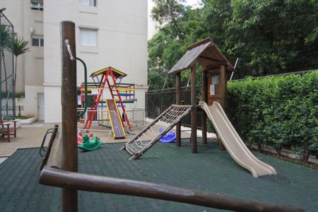 Apartamento à venda com 81m², 3 quartos e 1 vaga Apartamento à venda com 81m², 3 quartos e 1 vagaÁrea comum - Playground