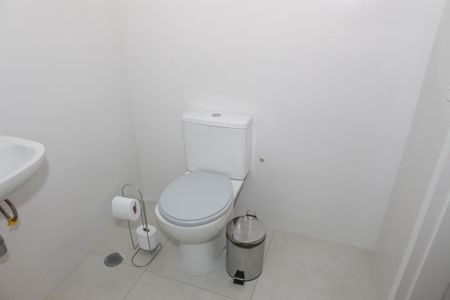 Banheiro de kitnet/studio para alugar com 1 quarto, 25m² em Perdizes, São Paulo