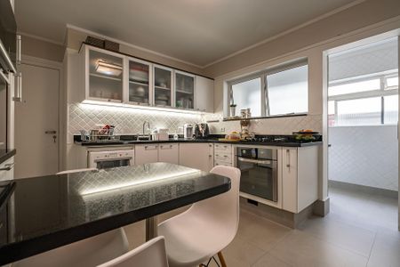 Apartamento para alugar com 156m², 4 quartos e 3 vagasCozinha