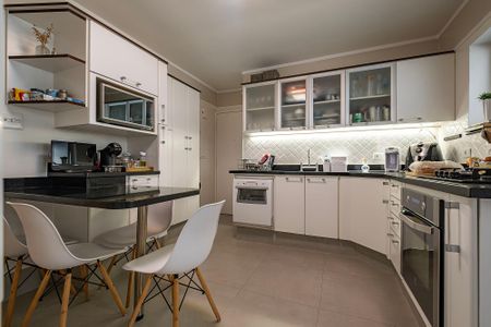 Apartamento para alugar com 156m², 4 quartos e 3 vagasCozinha