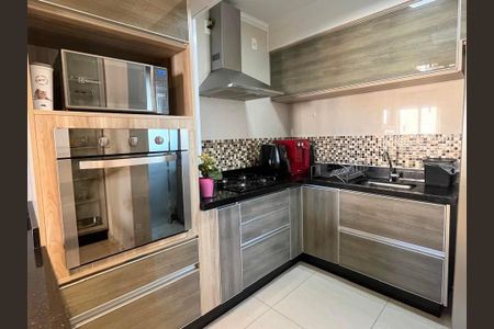 Apartamento à venda com 134m², 2 quartos e 2 vagas Apartamento à venda com 134m², 2 quartos e 2 vagasCozinha