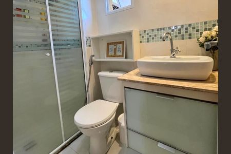 Banheiro de apartamento à venda com 2 quartos, 134m² em Mansões Santo Antônio, Campinas