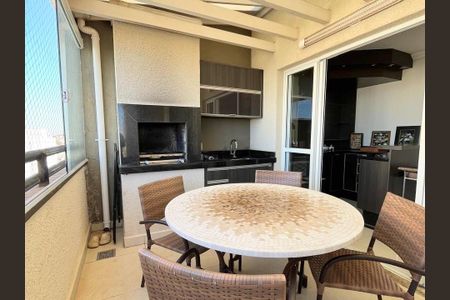 Apartamento à venda com 134m², 2 quartos e 2 vagas Apartamento à venda com 134m², 2 quartos e 2 vagasVaranda