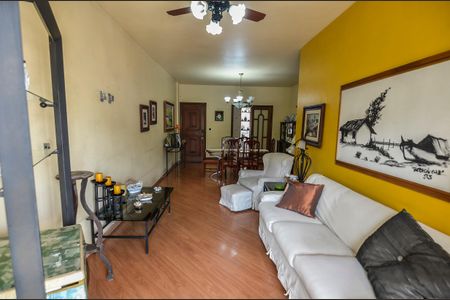 Apartamento à venda com 90m², 3 quartos e 2 vagas Apartamento à venda com 90m², 3 quartos e 2 vagasSala